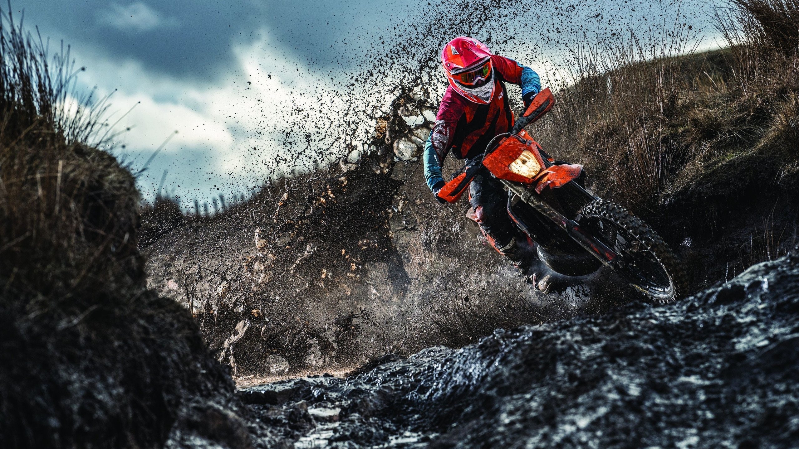 莱万多夫斯基巅峰对决，东契奇与40激战老鹰分钟，赛况扑朔迷离胜负难料！